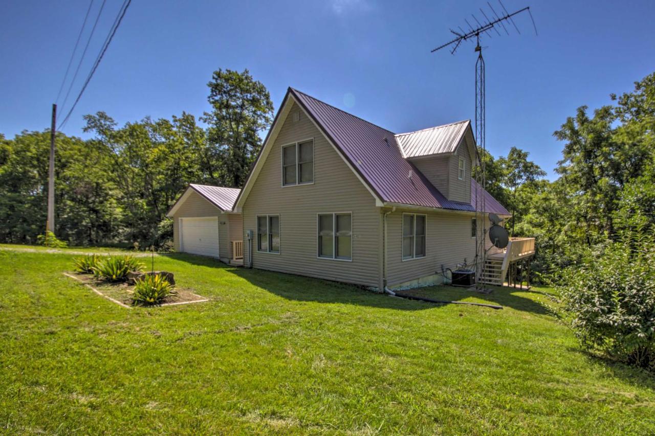 Modern Eckerty Home With Deck On Patoka Lake! Taswell Exterior photo