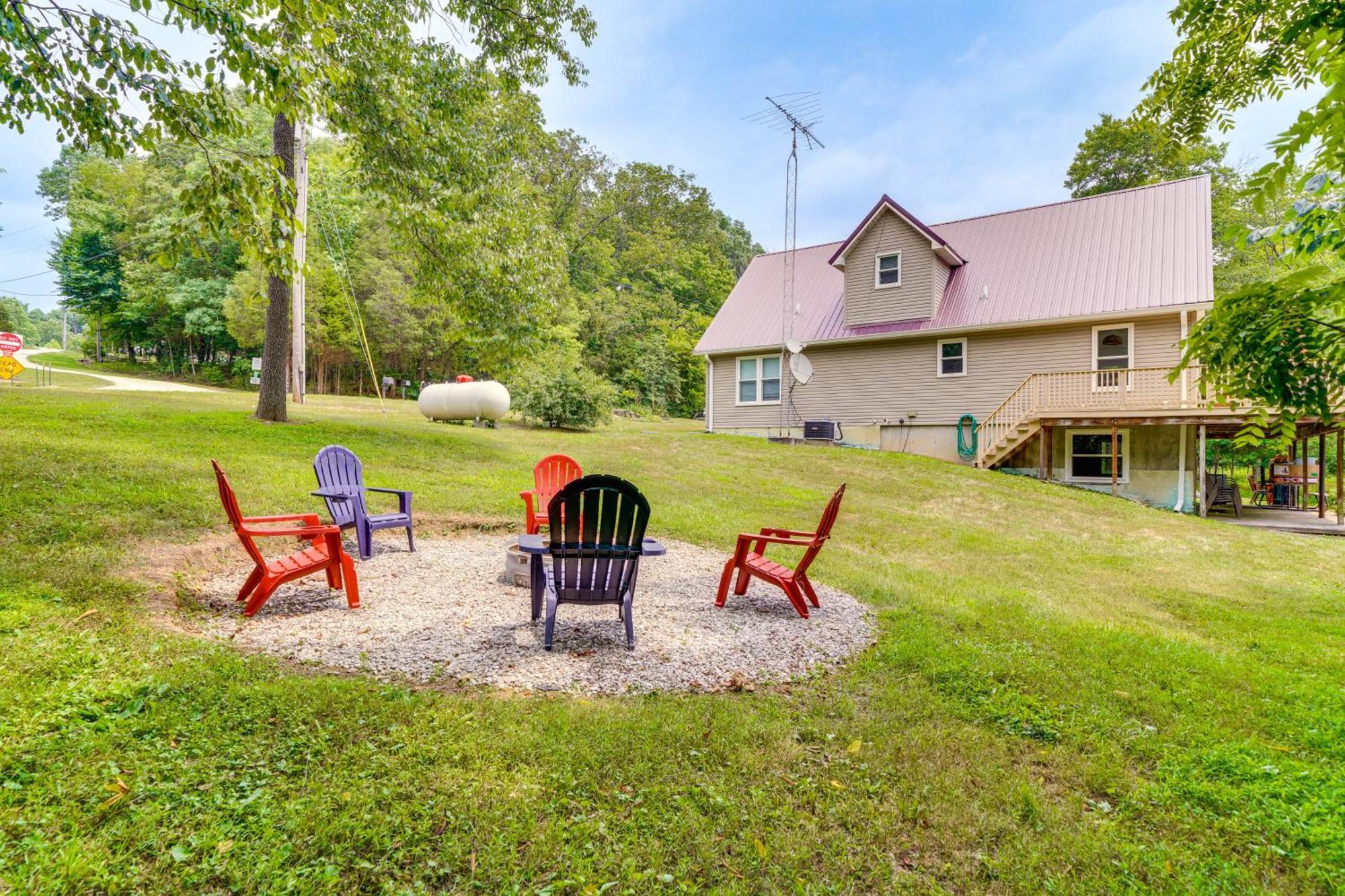 Modern Eckerty Home With Deck On Patoka Lake! Taswell Exterior photo