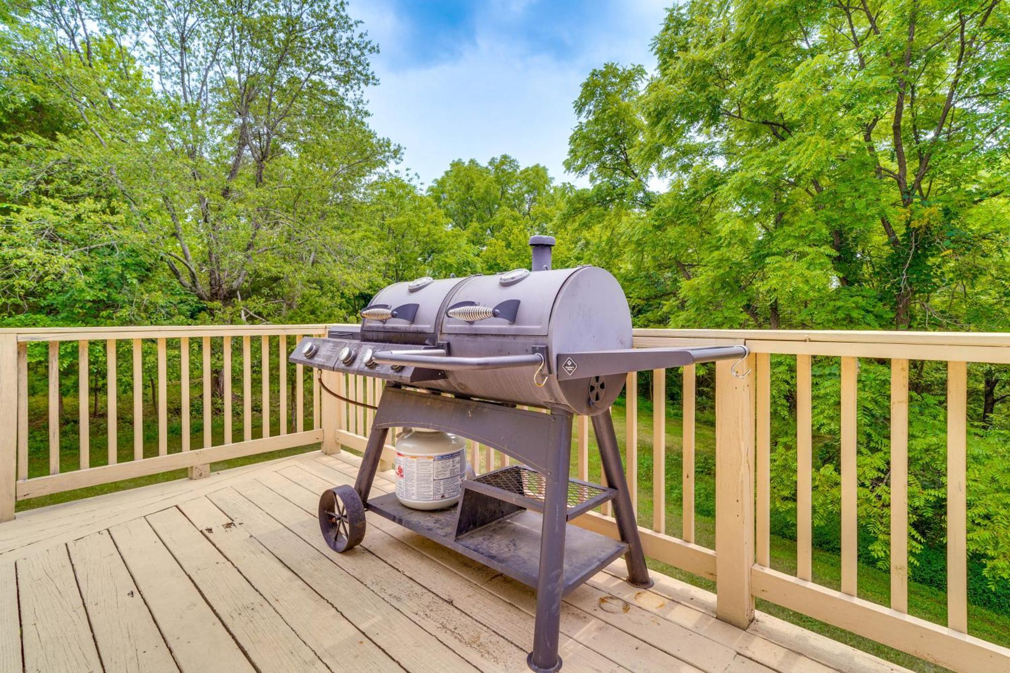 Modern Eckerty Home With Deck On Patoka Lake! Taswell Exterior photo